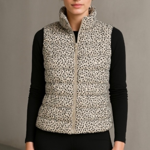 Women’s Loft Puffer Vest - Picture 1 of 3